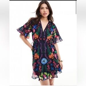 Hope & Ivy mini smock dress in bright floral Size 8